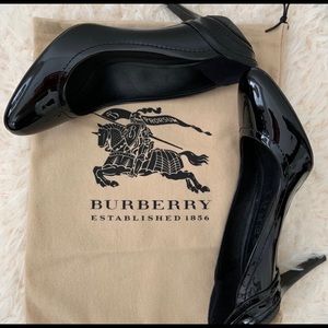 Burberry black patent leather shoes